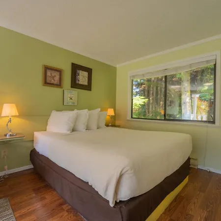 The Cabins At Alert Bay Exterior photo