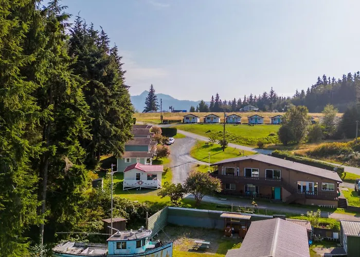 The Cabins At Alert Bay